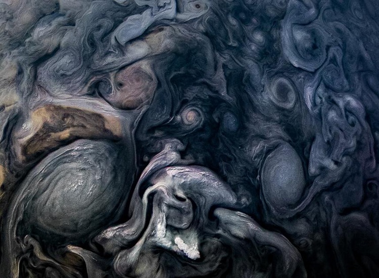 NASA ‘주노호’의 12번째 목성 탐사, 대기층 소용돌이 사진 공개