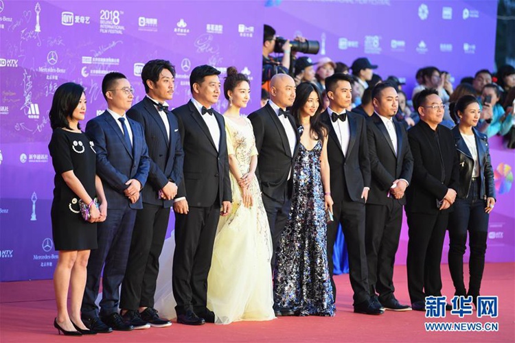 제8회 ‘베이징 국제 영화제’ 개막…레드카펫 수놓은 화려한 ‘별’