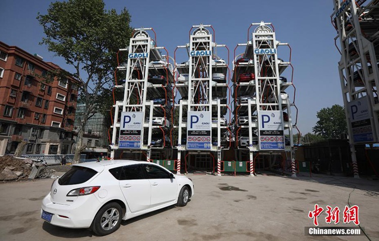 중국 난징에 등장한 ‘입체 주차장’, 낡은 주택단지 주차난 해결