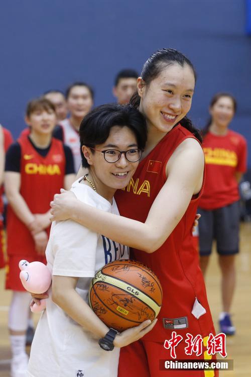 중국 女 국가대표 농구팀 공개훈련장, 야오밍 중국 농구협회 주석으로 자리