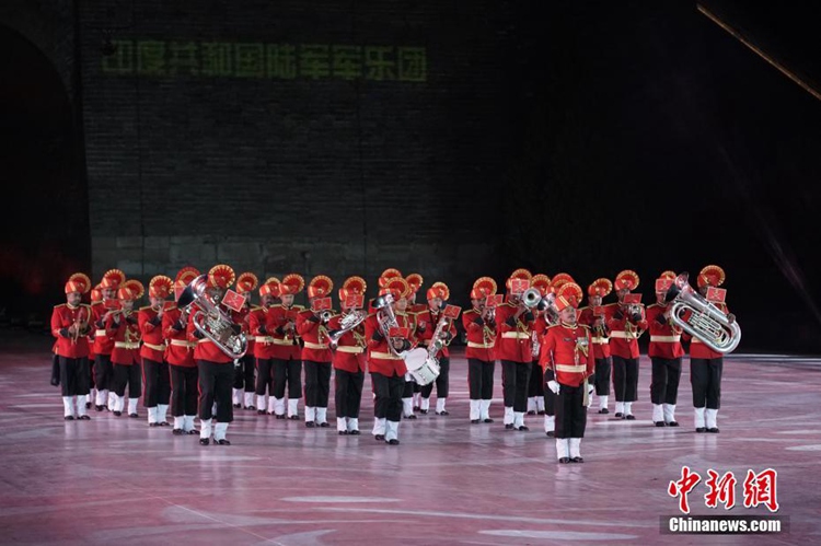 ‘평화의 나팔소리-2018’ 상하이협력기구 제5회 군악제 베이징서 개막