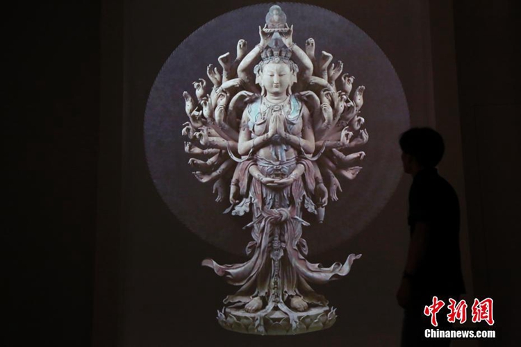 그대로 옮겨 놓은 듯한 디테일, 상하이서 ‘천년 둔황’ 문화예술전시회 개막