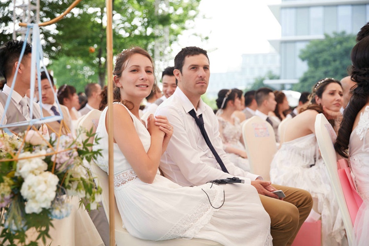 퉁다웨이X관웨, 알리바바의 100명 합동 결혼식에 등장…아내 달래는 비결 공개