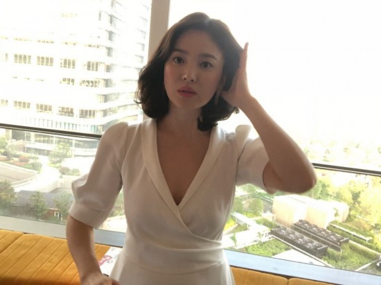 ‘동안 여신’ 송혜교 근황 사진 공개, 우아한 미모 과시