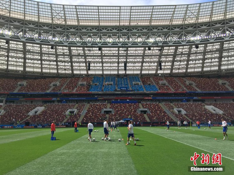 월드컵 개막전이 열리는 러시아 루즈니키 경기장 탐방 