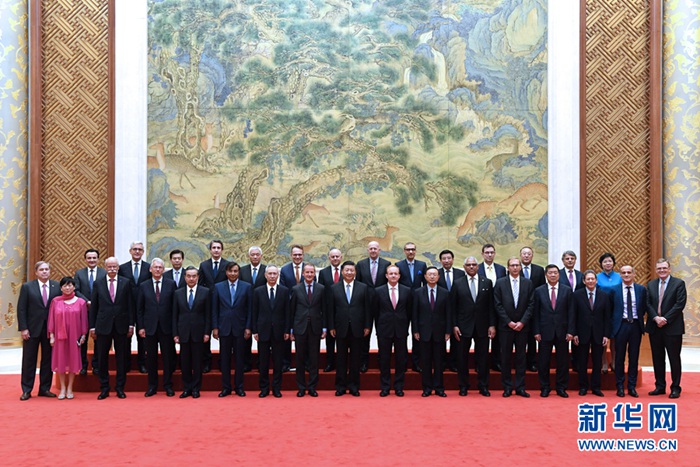 시진핑, '글로벌CEO위원회' 특별 원탁회담 해외대표들과 만남