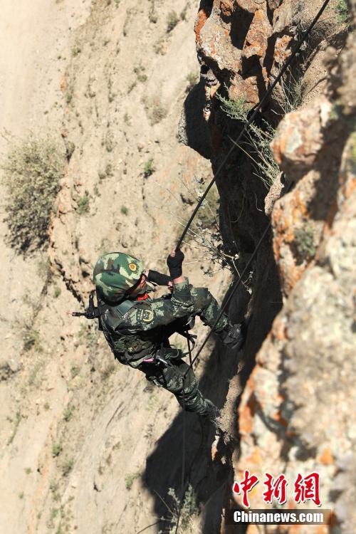 중국 무장경찰 시짱 총대의 악마주 훈련, ‘급이 다른 훈련’