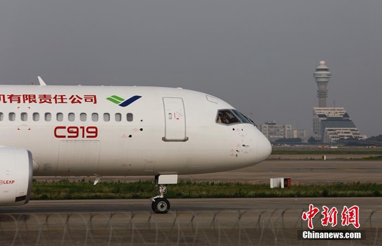 중국상페이 C919 여객기, 푸둥서 비행 테스트