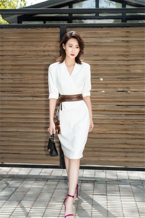 매력 배우 린펑의 개성 넘치는 여름 패션