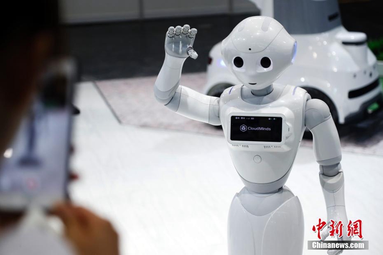 中, 로봇과 함께 하는 제7회 국제로봇쇼 개막
