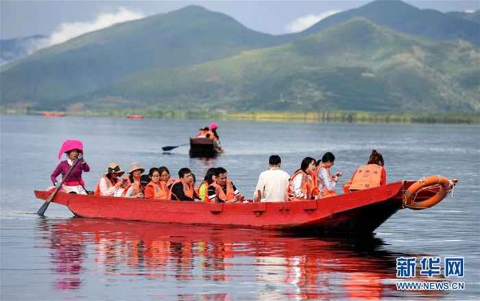 中 윈난•쓰촨 경계 해발 2690m 루구호…대자연이 빚어낸 한 폭의 산수화