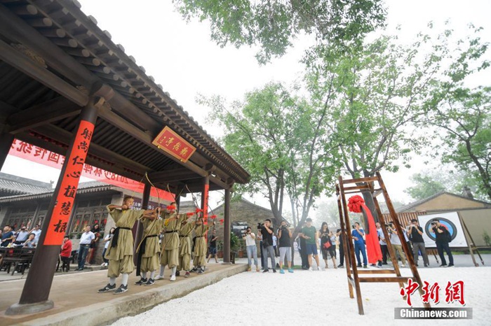 중국 전역 활쏘기 고수 한자리에 ‘소림선궁 전통양궁대회’ 개막