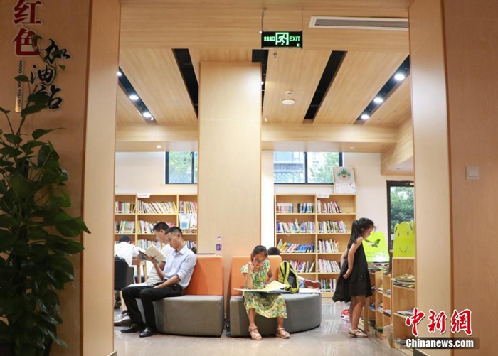 중국 항저우, 이용객이 자율 관리하는 무인 도서관 선보여