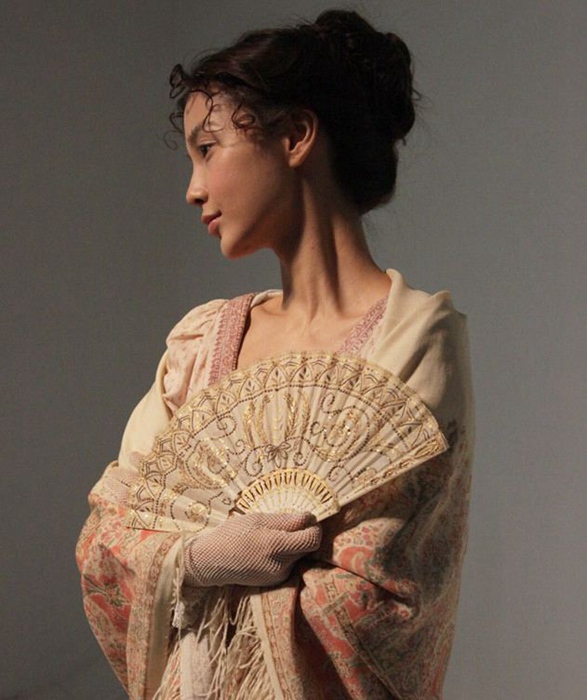19세기 소녀로 돌아온 중국 여신 ‘안젤라베이비’