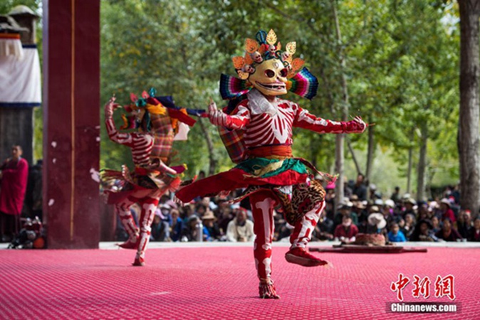 중국 시짱 찰십륜포사에서 펼쳐진 신비한 ‘도신(跳神) 공연’
