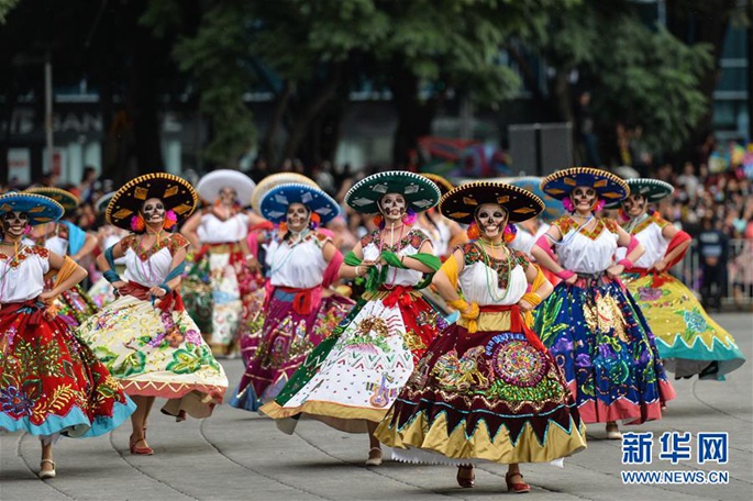 멕시코시티서 열린 ‘죽은 자의 날’ 퍼레이드 행사