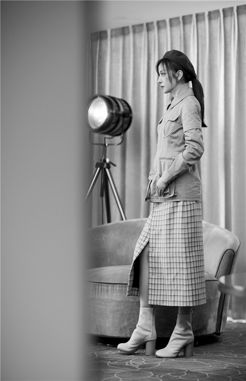 조미, Vogue Film서 입은 복고풍 초겨울 패션 눈길!