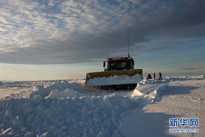 중국 35차 과학탐사대, 남극에 44km짜리 빙상 수송로 개통