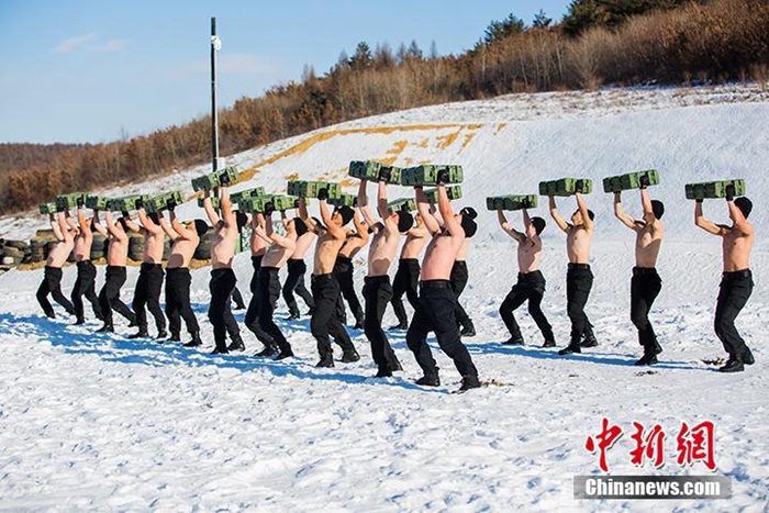중국 하얼빈 특경대 영하 20도 추위 속 ‘종합훈련’