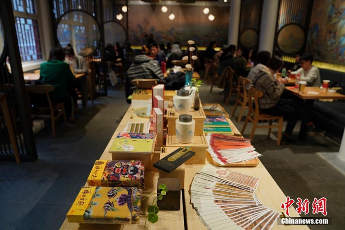 베이징 고궁 ‘각루커피숍’ 오픈, 강희황제 초콜릿 인기