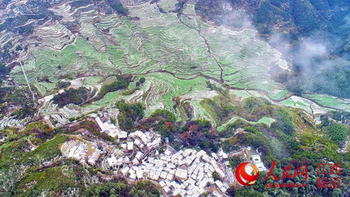 중국 장시 우위안 황링 마을에 내린 눈, 산간마을 스케치