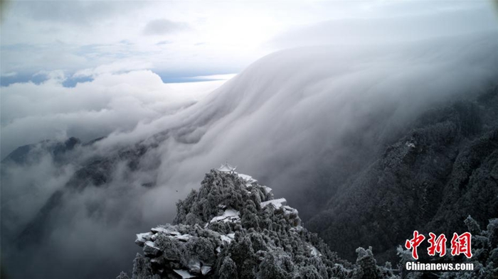 중국 장시 루산산: 자연의 신비, 폭포수 연상케하는 구름