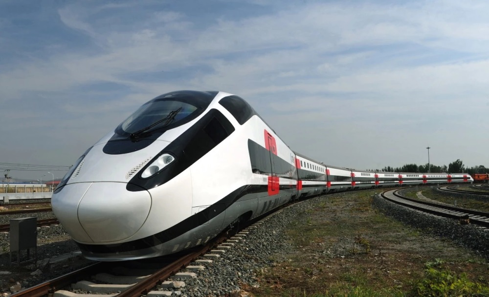 '프랜스포머 기차'라고 불리는 중국 고속열차, 검열 통과