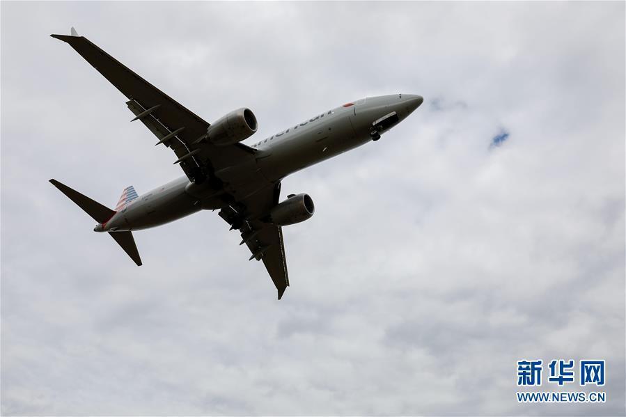 3월 13일, 보잉 737 MAX8 항공기가 미국 워싱턴DC 레이건 공항에 착륙을 시도하고 있다. [사진 출처: 신화사/촬영: 선팅(沈霆)]