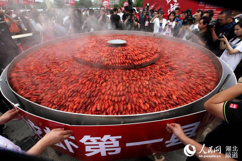중국 후베이 가재축제 개막, 기네스북 등재된 가재 요리는?