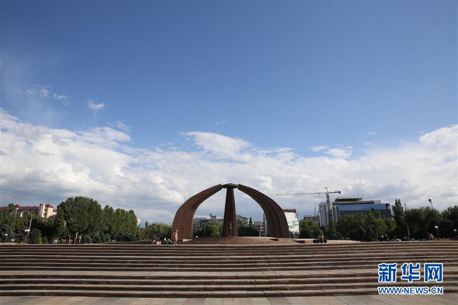 지난 5일 촬영한 키르기스스탄 수도 비슈케크의 승리 광장 [사진 출처: 신화망]