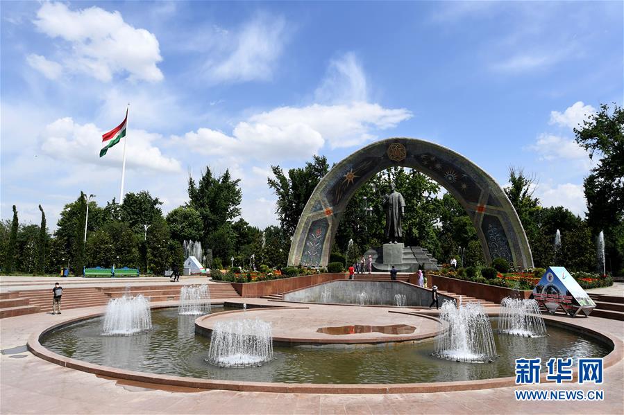 지난 11일 타지키스탄의 수도 두샨베에서 촬영한 루다키(Rudaki) 공원 [사진 출처: 신화망]