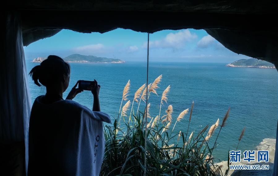 7월 17일, 난지(南麂)섬의 한 민박형 절벽 테마 호텔에서 바라본 풍경 [사진 출처: 신화망]