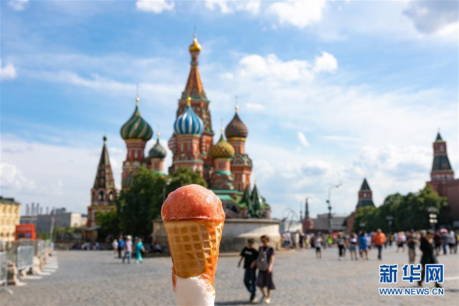 지난달 26일 러시아 모스크바의 붉은 광장에서 촬영한 아이스크림 [사진 출처: 신화망]