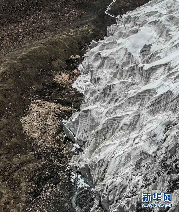 라부라(拉布拉) 빙하의 끝부분 [8월 4일 드론 촬영/사진 출처: 신화망]