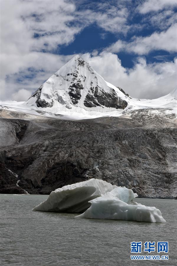 싸푸(薩普) 설산과 얼음 호수 [8월 24일 촬영/사진 출처: 신화망]