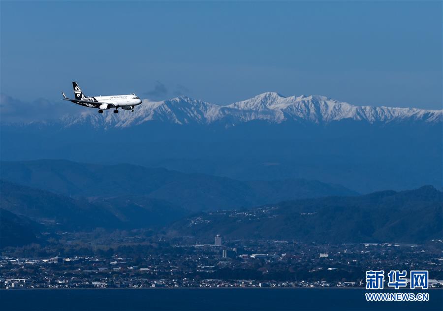 뉴질랜드 여객기 한 대가 웰링턴 공항에 착륙하고 있다. [2018년 9월 10일 촬영/사진 출처: 신화망]