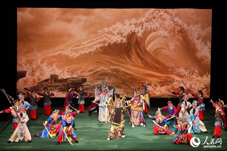 中 국가경극원, 경축 마카오 반환 20주년 대형공연 선보여