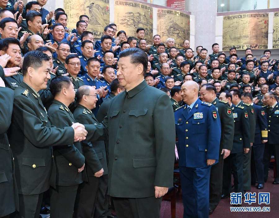시진핑(習近平) 주석이 집중교육반 전 수강생들을 접견하고 있다. [사진 출처: 신화망]