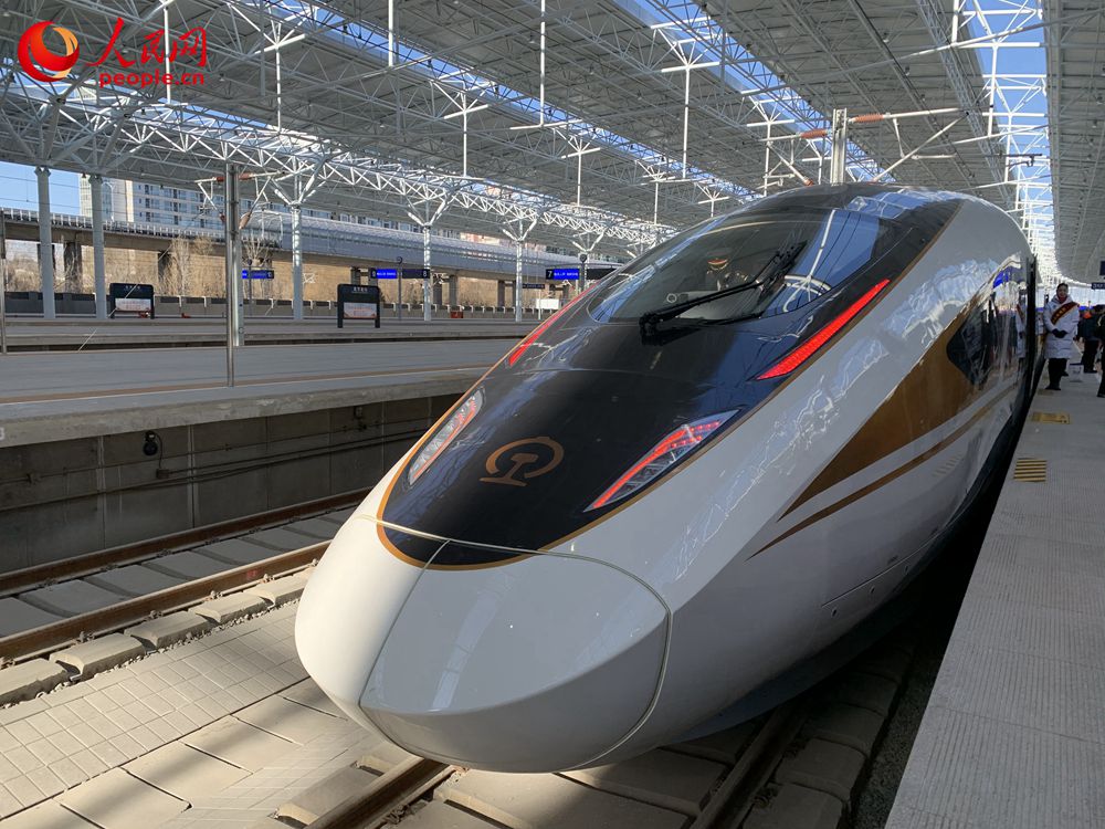지난 30일 베이징-장자커우 고속철도가 개통했다. [사진 출처: 인민망]
