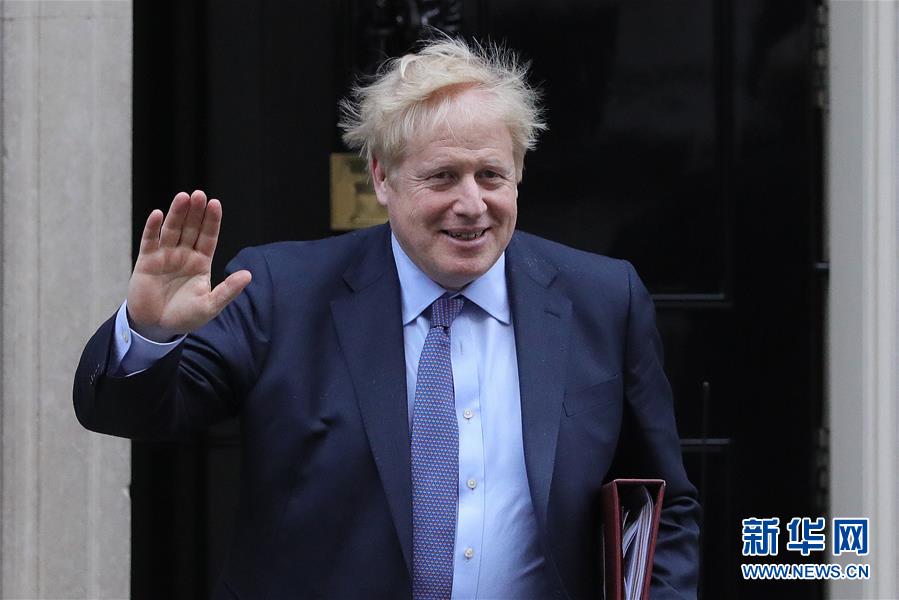 지난 5일 영국 런던, 보리스 존슨 영국 총리가 관저에서 의회로 향하고 있다. [사진 출처: 신화망/촬영: Tim Ireland]