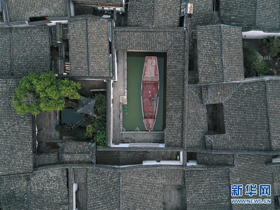 푸저우 싼팡치샹 역사문화 거리. 200여 개의 고택이 있는 푸저우 싼팡치샹은 보기 드문 ‘명청(明淸) 건축 박물관’이다. [3월 7일 드론 촬영/사진 출처: 신화망] 