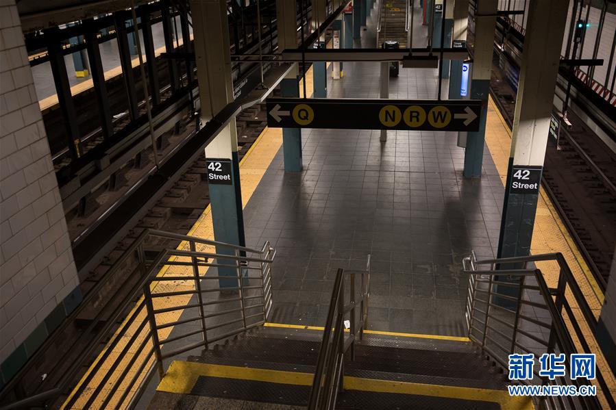 미국 뉴욕, 사람이 한 명도 없는 지하철 [사진 출처: 신화망/3월 26일 촬영: 궈커(郭克)]