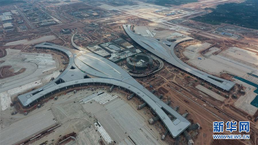 청두 톈푸국제공항 건설 현장 [6월 15일 드론 촬영/사진 출처: 신화망]