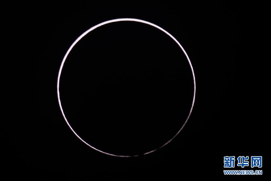 샤먼 옌우(演武)대교 전망대에서 촬영한 금환일식. Baader Planetarium사가 생산한 Astro Solar filter로 촬영한 금환일식 [6월 21일 촬영/사진 출처: 신화망]