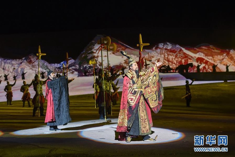 신장 대형 실경 뮤지컬 ‘쿤룬(昆侖)의 약속’이 우루무치 난산 관광지에서 상연되었다. [2020년 5월 28일 촬영/사진 출처: 신화망]