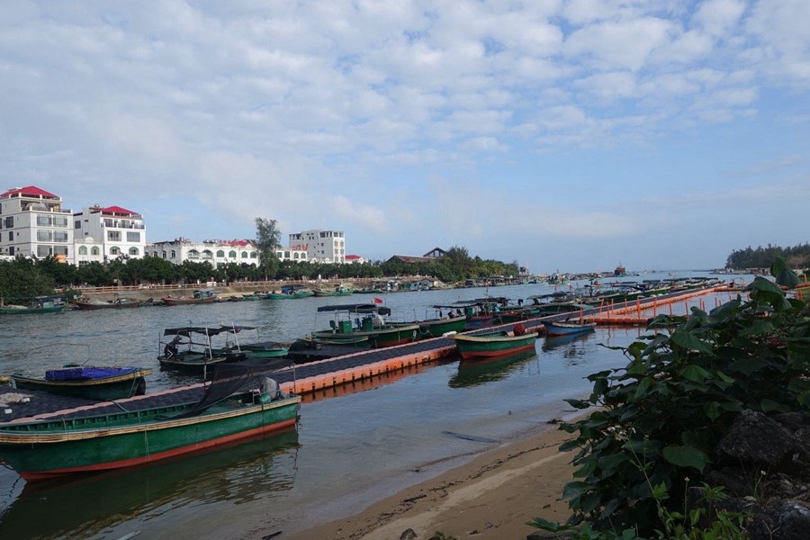 12월 13일, 파이강촌 나룻터에 정박한 어선들 [사진 출처: 인민망]