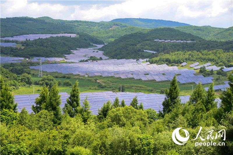 지린성 왕칭현 130 메가와트 집중식 태양광 발전 사업 [사진 출처: 인민망]