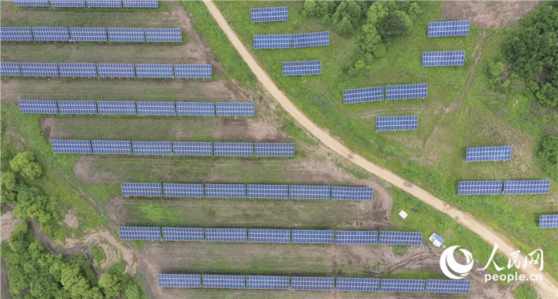 지린성 왕칭현 130 메가와트 집중식 태양광 발전 사업 [드론 촬영/사진 출처: 인민망]