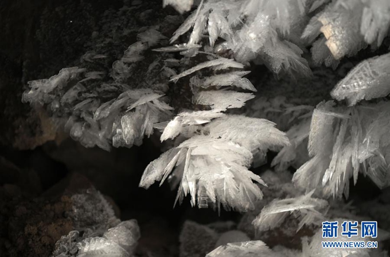 비수이천연동굴 입구에 형성된 고드름 경관 [1월 11일 촬영/사진 출처: 신화망]