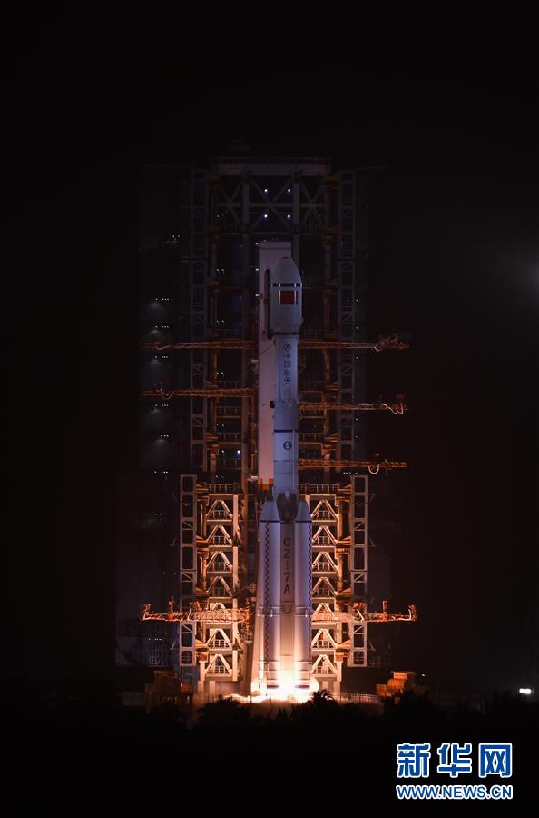 3월 12일, 창정 7호 개량형 운반로켓이 하이난(海南)성 원창 우주발사장에서 발사됐다. [사진 출처: 신화망]